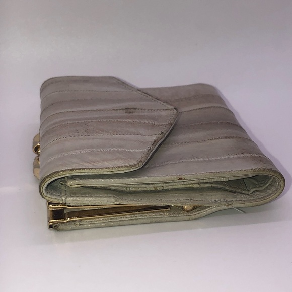 Vintage Lee Sands eel skin wallet with snap and kiss lock closure - Picture 6 of 7